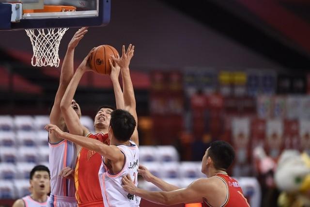 九游娱乐-CBA常规赛：广东以125-98大胜青岛